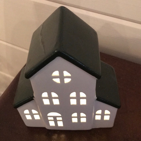 Lighted House Decoration - Picture 8 of 16